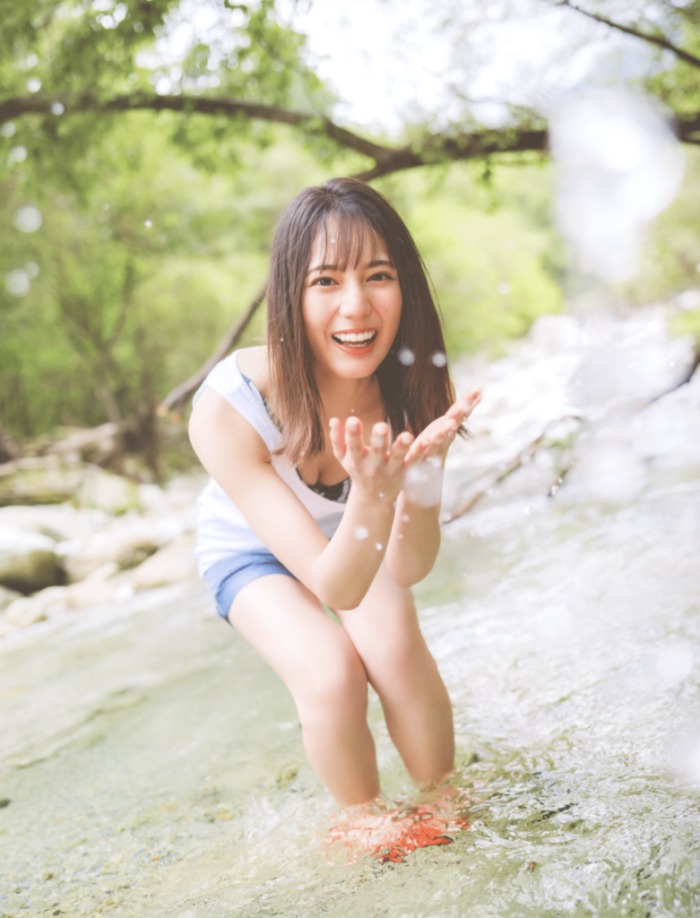 小坂菜緒 水着