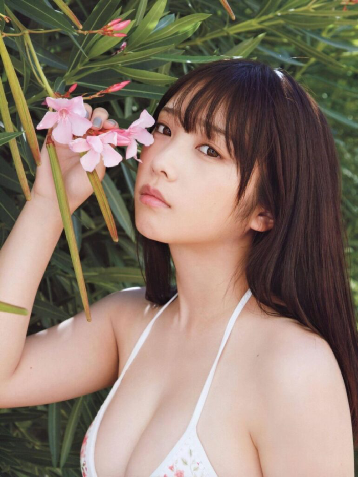 与田祐希 水着