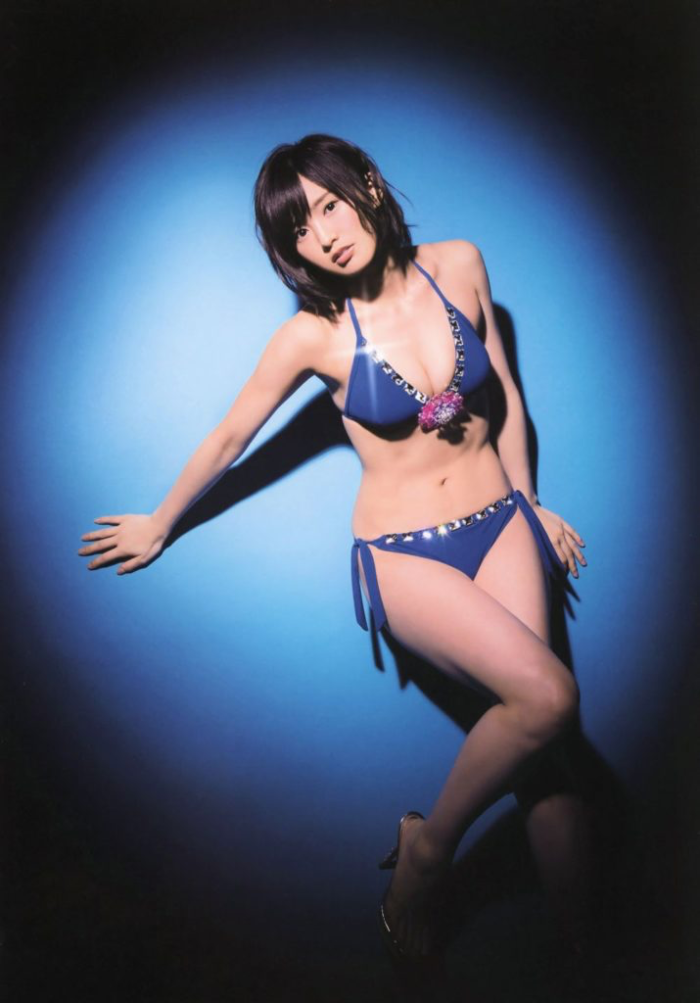 山本彩 グラビア