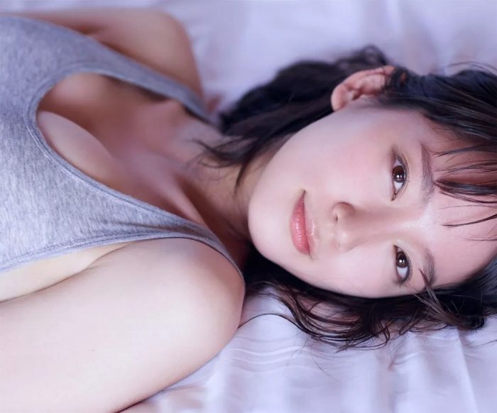 吉岡里帆 おっぱい