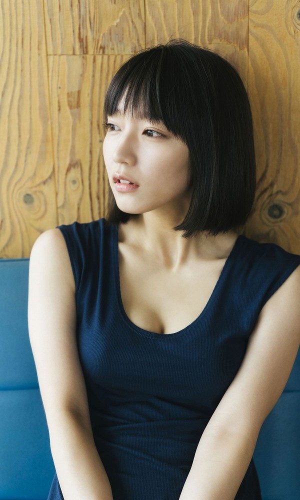 吉岡里帆 おっぱい