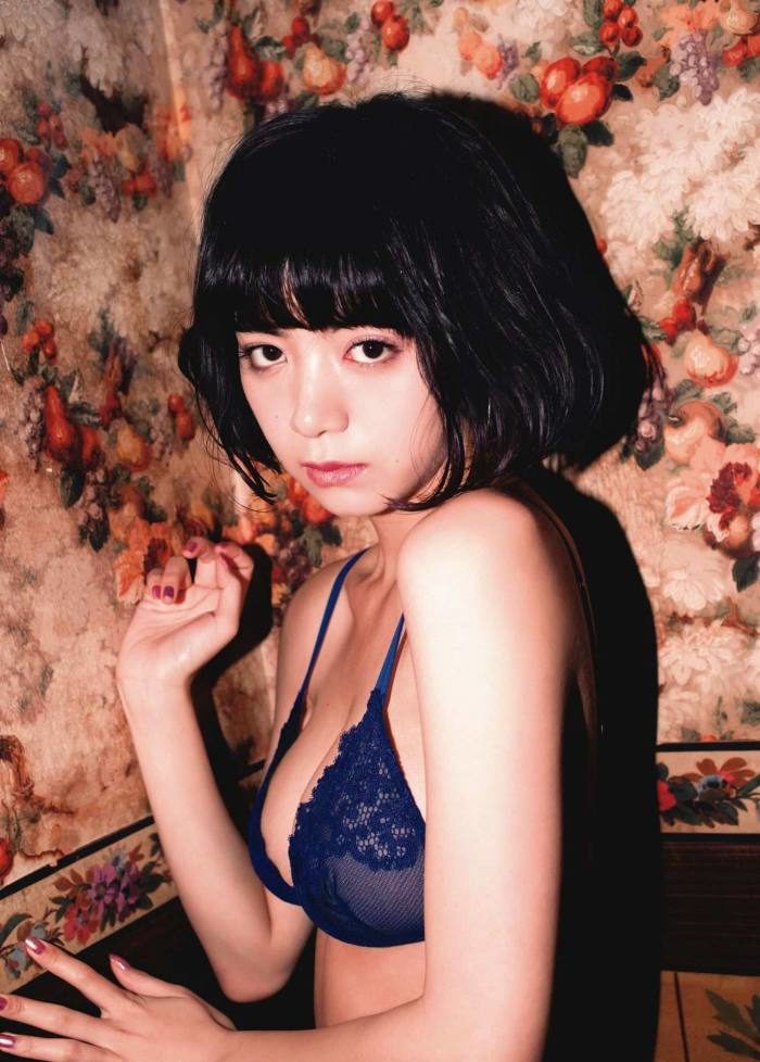 池田エライザ おっぱい