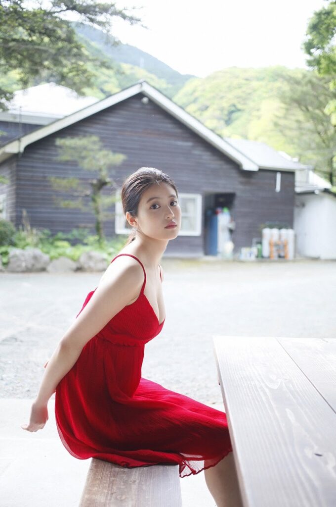 今田美桜 おっぱい