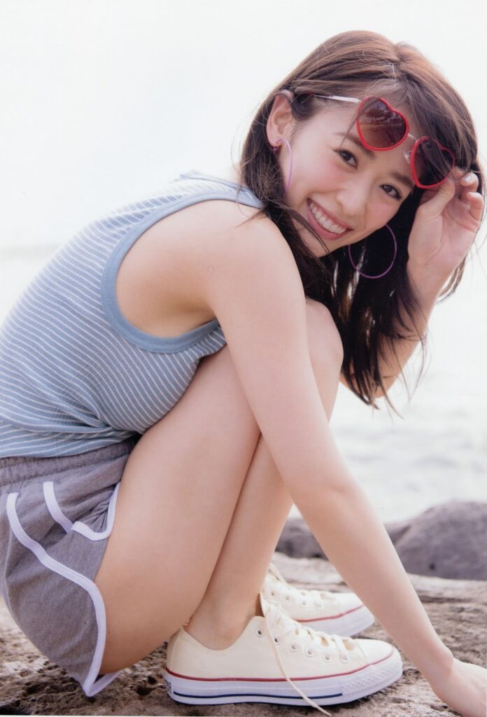 泉里香 おっぱい