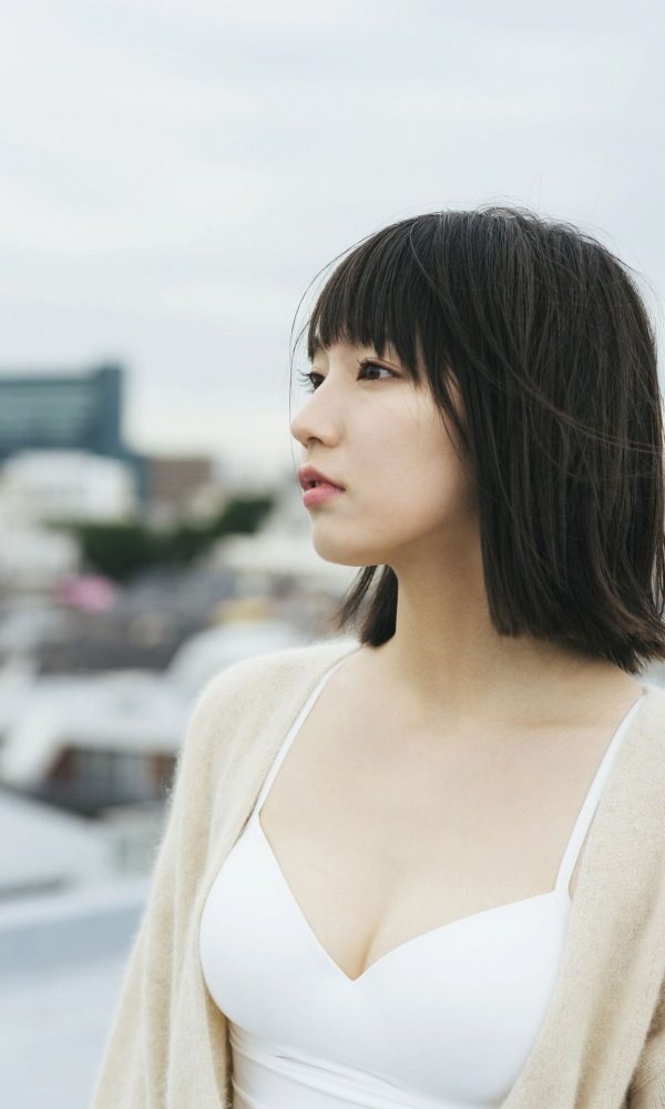 吉岡里帆 おっぱい