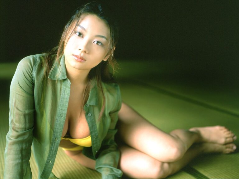 小池栄子 おっぱい
