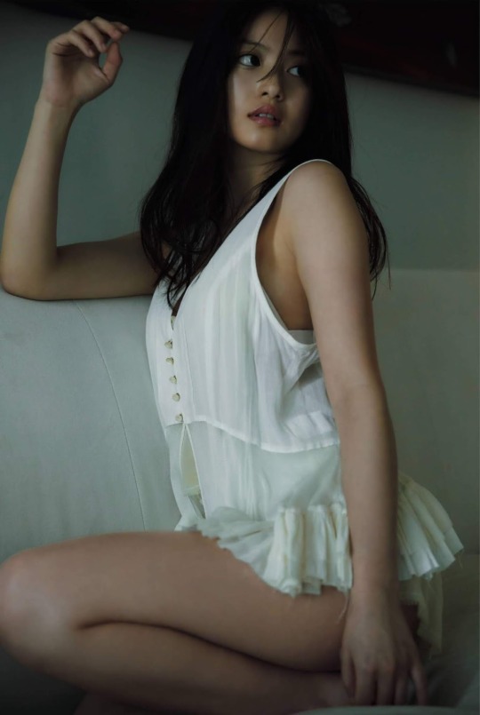 今田美桜 おっぱい