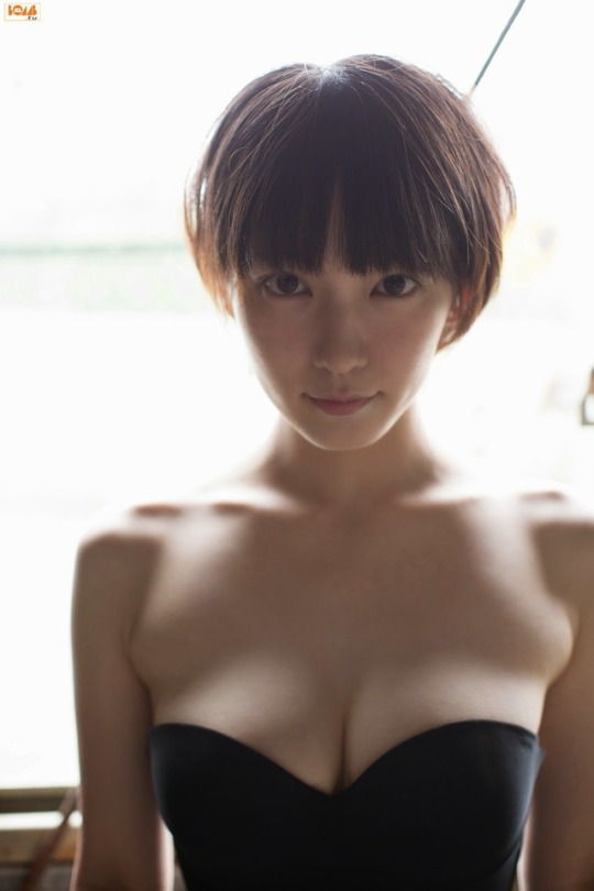 吉岡里帆 おっぱい