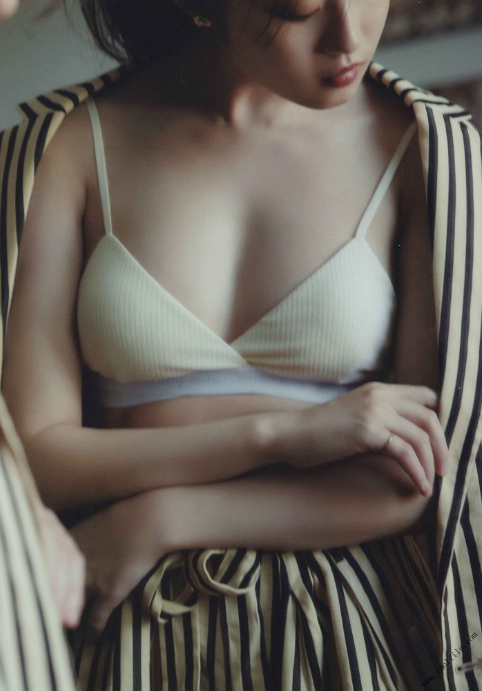 今田美桜 おっぱい