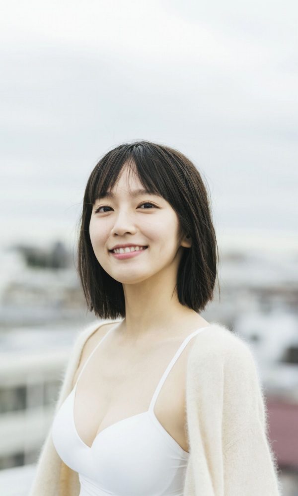吉岡里帆 おっぱい