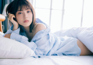 【画像59枚】浜辺美波の胸が美しすぎる!最高レベルです