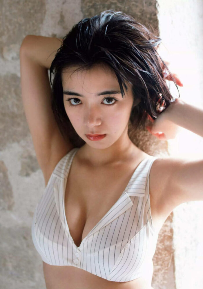 池田エライザ おっぱい