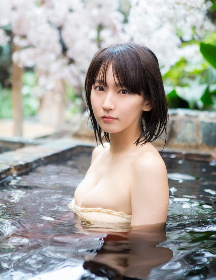吉岡里帆 おっぱい