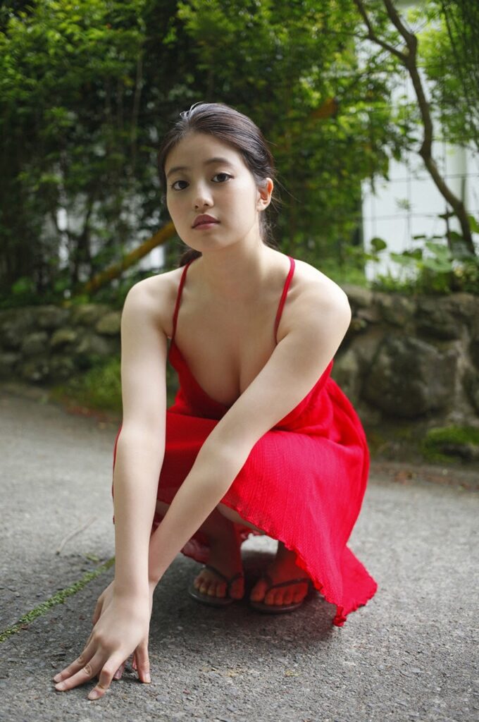 今田美桜 おっぱい