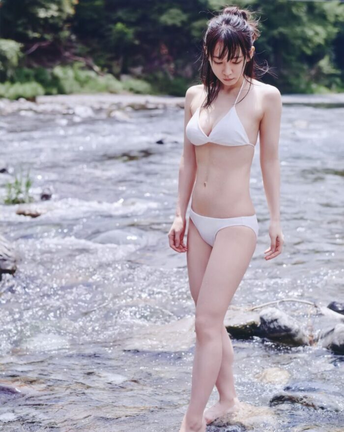 吉岡里帆 おっぱい