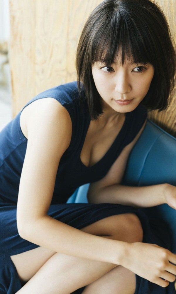 吉岡里帆 おっぱい