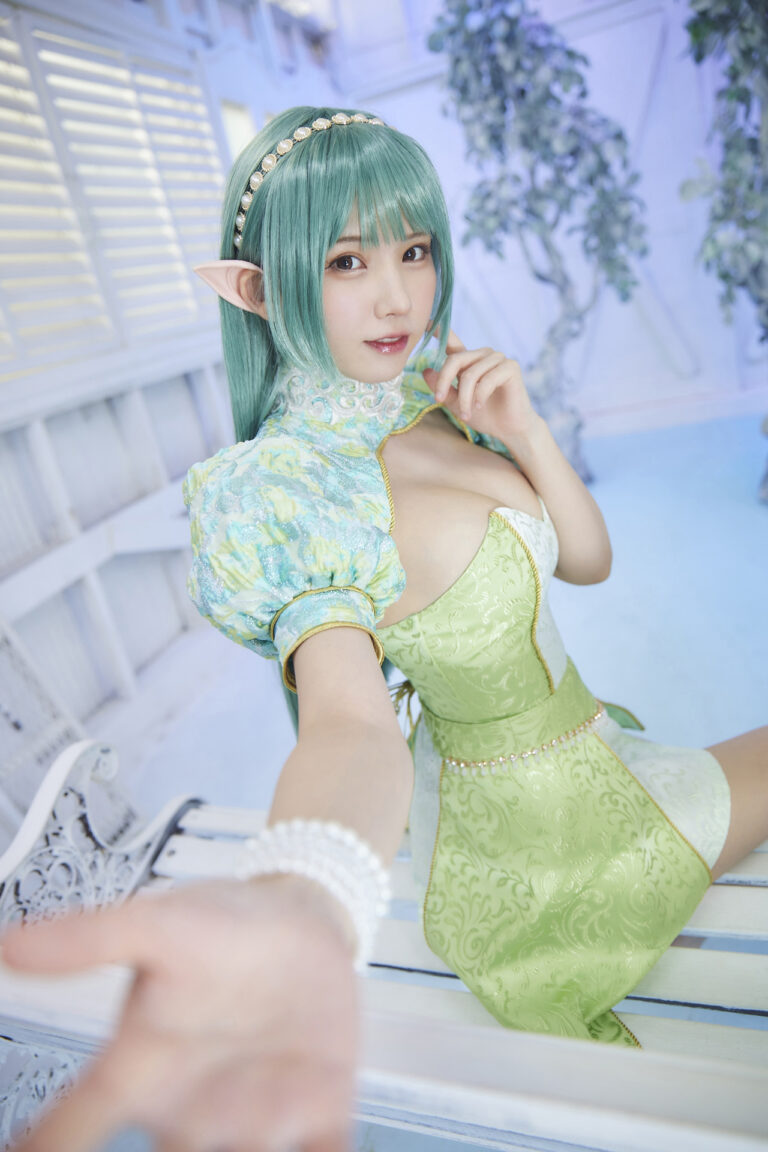 えなこ おっぱい