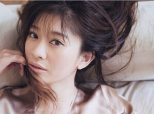 【画像70枚】篠原涼子の胸が美しすぎる！最高レベルです