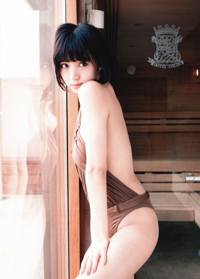池田エライザ おっぱい