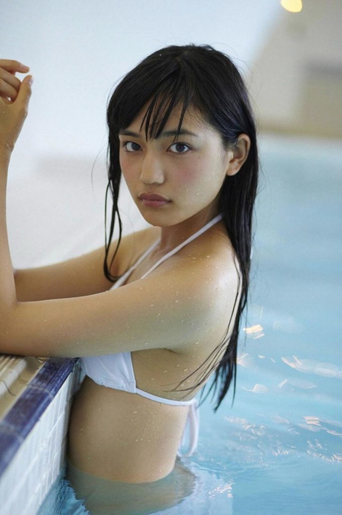 川口春奈 おっぱい