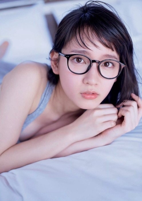 吉岡里帆 おっぱい