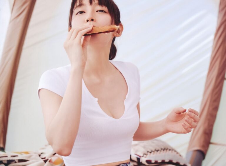 吉岡里帆 おっぱい