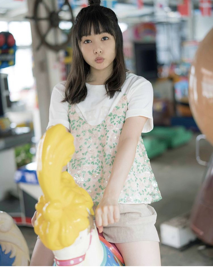 桜井日奈子 おっぱい