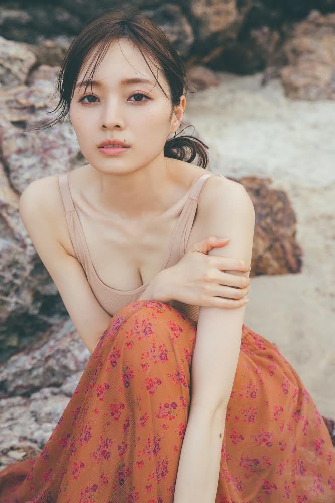 梅澤美波 おっぱい