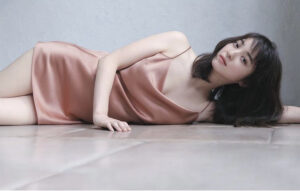 【画像70枚】佐々木希の胸が美しすぎる！最高レベルです