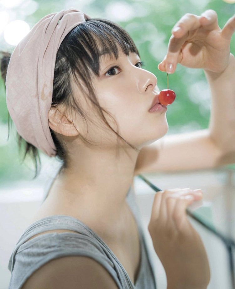 桜井日奈子 おっぱい