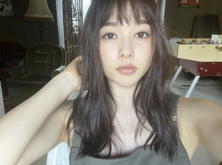 桜井日奈子 おっぱい