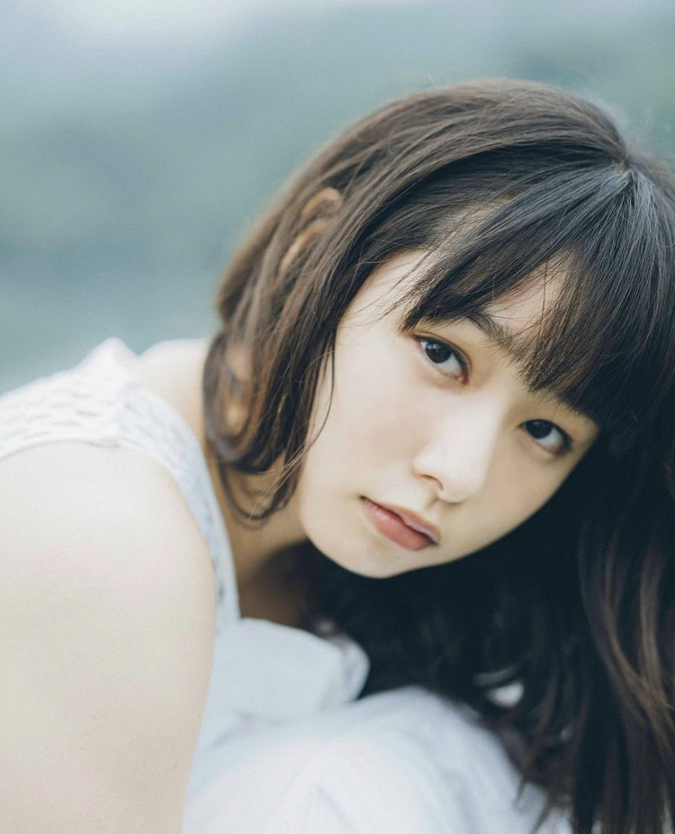 桜井日奈子 おっぱい