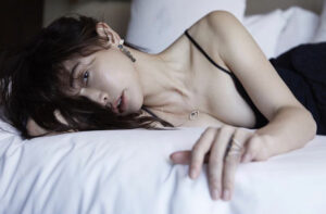 【画像70枚】長谷川京子の胸が美しすぎる！最高レベルです