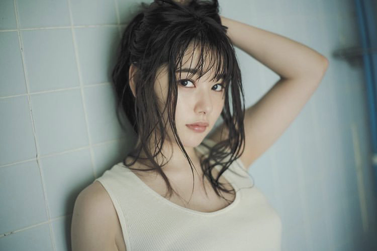 桜井日奈子 おっぱい